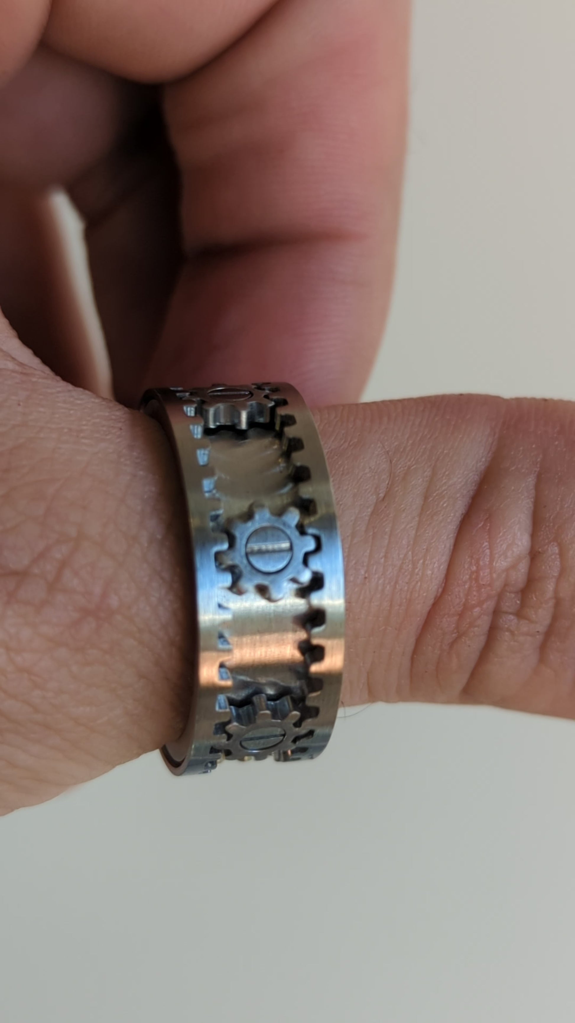 Video of the Stainless Steel Cogwheel Fidget Ring rotating smoothly.